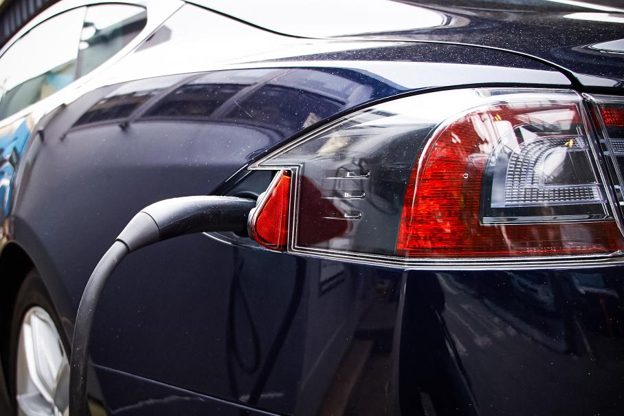 Tesla приостановила разработку бюджетного электромобиля