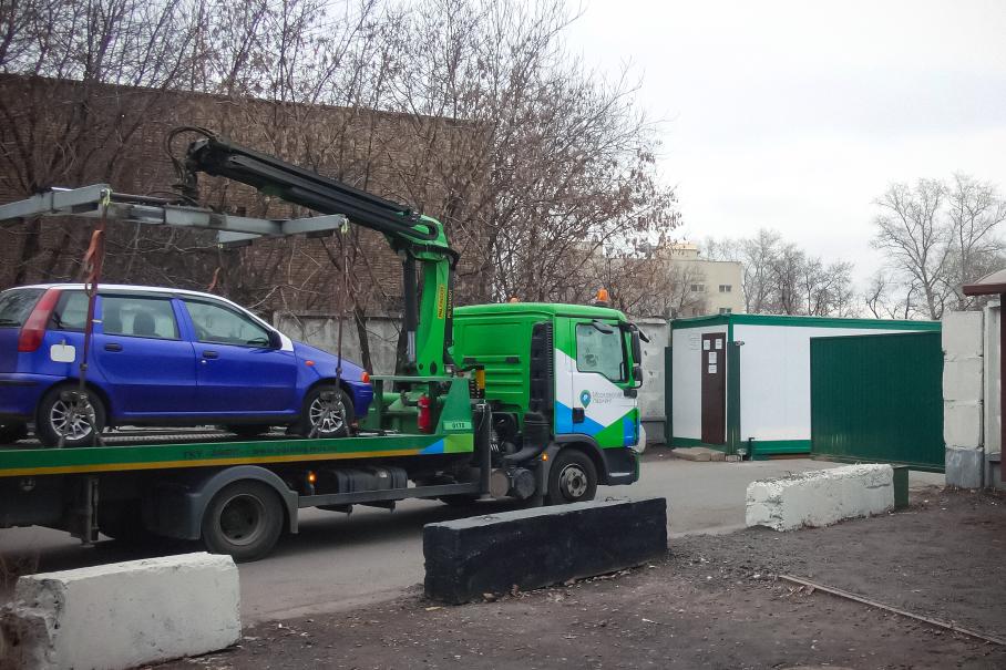 Автомобили в регионах могут начать эвакуировать без участия ГИБДД