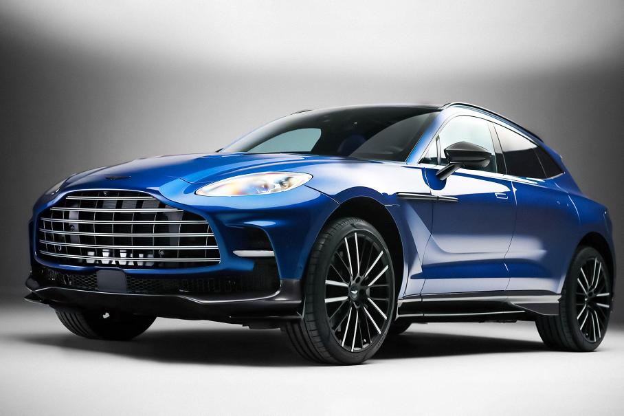 Aston Martin DBX707
