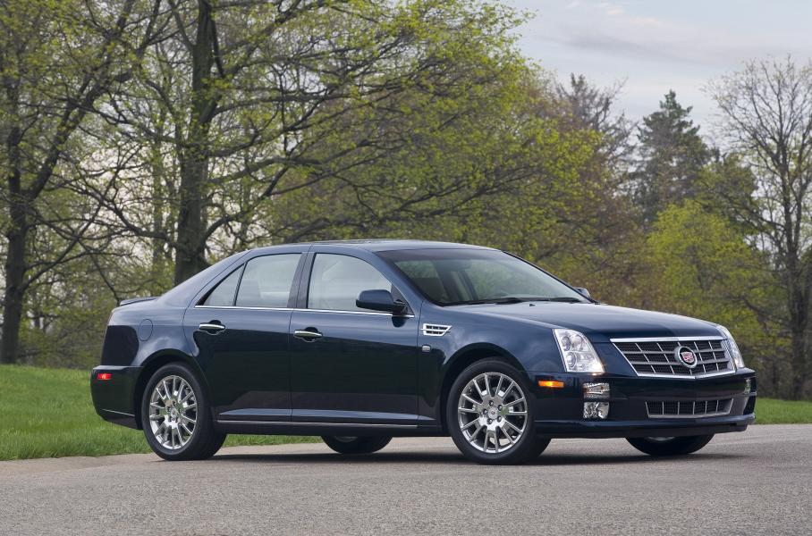 Cadillac STS с рядом обновлений выпускался с 2004 по 2011 год