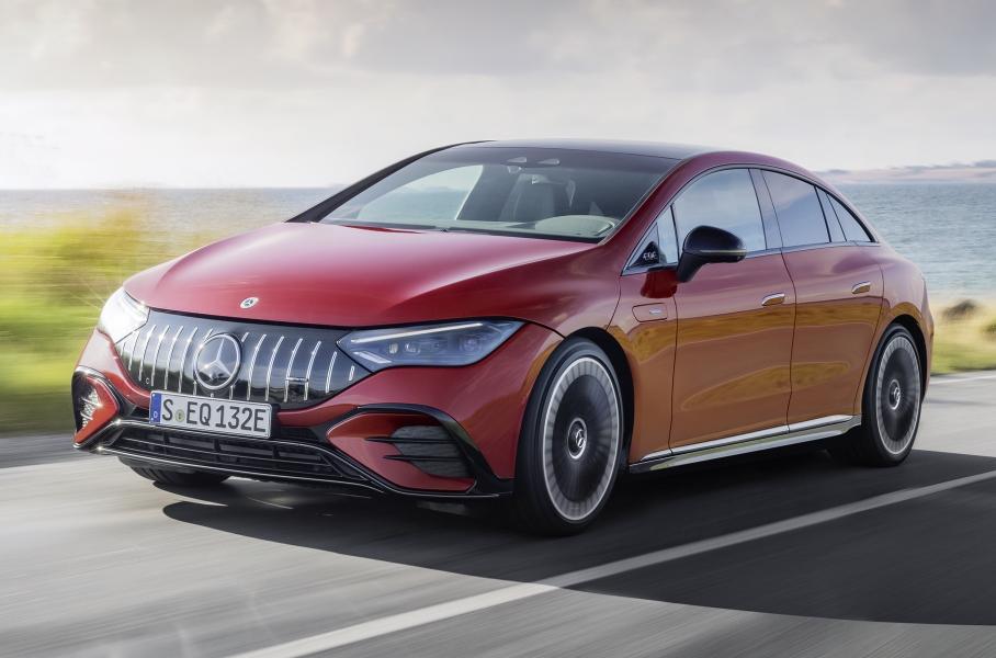 Электроседан Mercedes-AMG EQE, быстрейший в мире внедорожник и абсолютно новый Jeep: главное за неделю