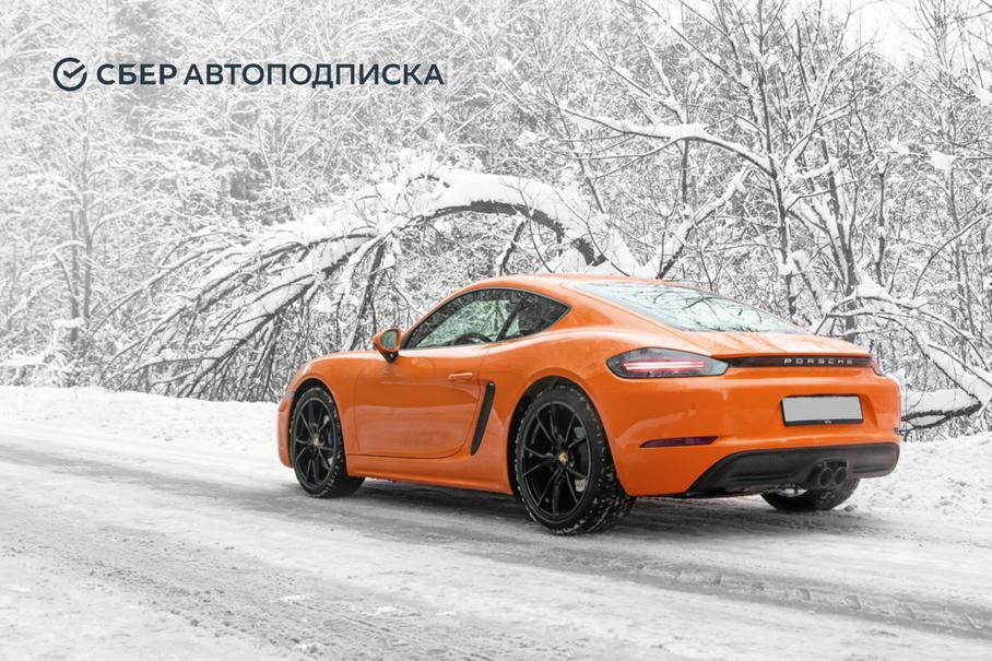 Мужчины в России чаще женщин оформляют подписку на автомобили