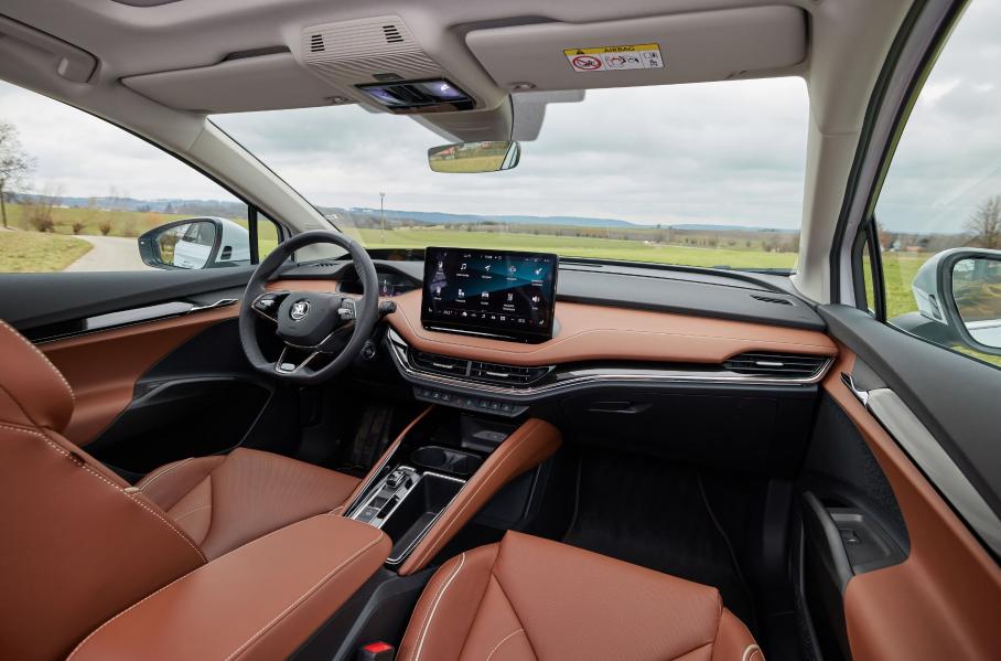 Кроссоверы Skoda Enyaq улучшат с помощью прошивки