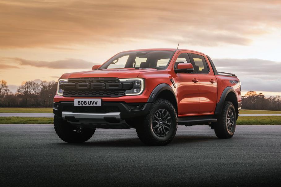 Новая Lada Vesta, Ford Ranger Raptor с V6 и кроссовер Renault Austral: главное за неделю