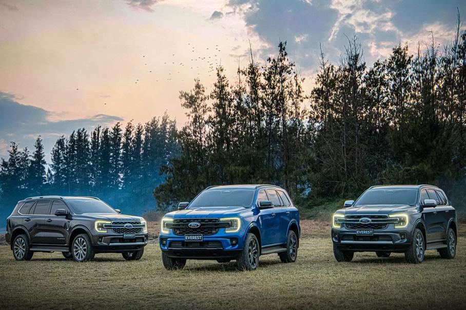 Новый автомобиль года, первый электрокар Jeep и удлинённый BMW X5: главное за неделю