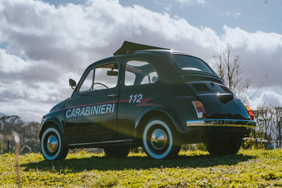 В продаже появился патрульный Fiat 500 итальянских карабинеров