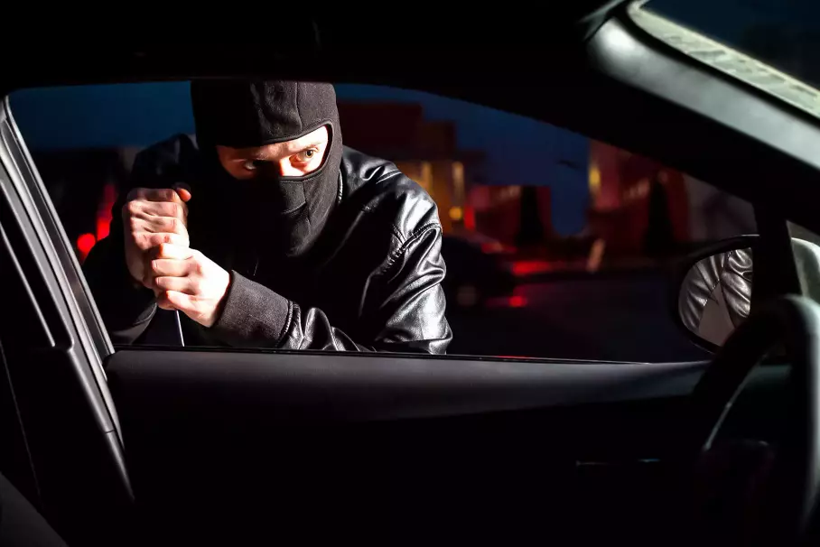 Перечислены автомобили, у которых чаще всего воруют детали