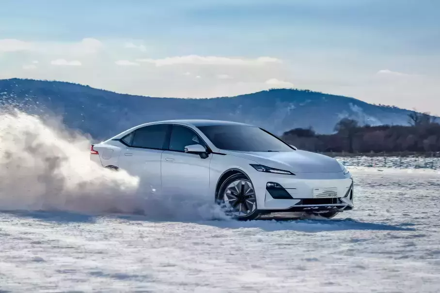 258 л.с. и 5,9 секунды до «сотни»: Changan готовит электроседан размером с Toyota Camry