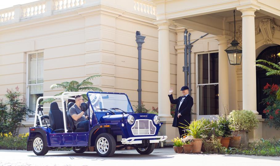 Британцы возродили Mini Moke в виде электромобиля