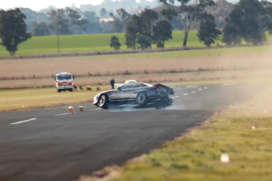 Видео: 1500-сильный Nissan GT-R перевернулся на трассе 11 раз 