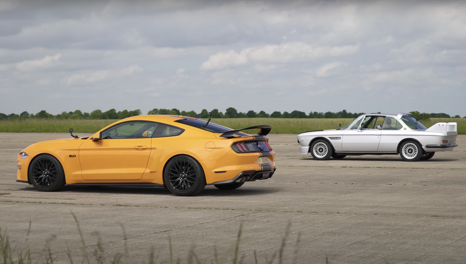 Современный Ford Mustang сравнили с электрическим «бэтмобилем» BMW