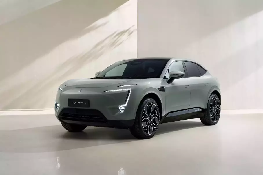 Очередной рекорд Porsche Taycan, новый кроссовер Changan и Mercedes-Benz EQS от Brabus: главное за неделю