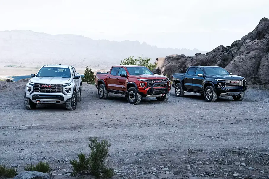Очередной рекорд Porsche Taycan, новый кроссовер Changan и Mercedes-Benz EQS от Brabus: главное за неделю