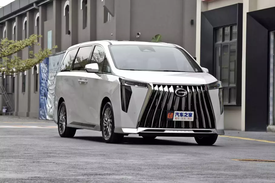 Лимузин Mercedes-AMG G 63, ещё один рекорд Porsche Taycan и новый GAC GM8: главное за неделю