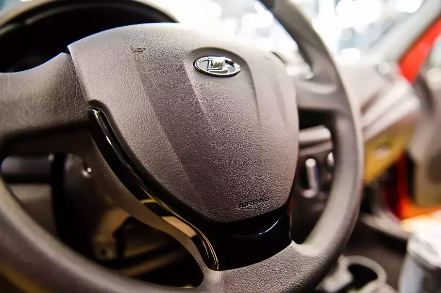 Кто поставляет АвтоВАЗу подушки безопасности