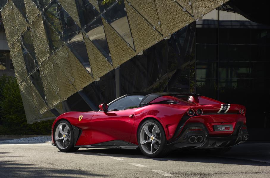 Ferrari представила единственный в своем роде родстер SP51