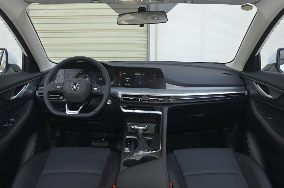 Интерьер обновлённого Changan CS35 Plus, autohome.com.cn