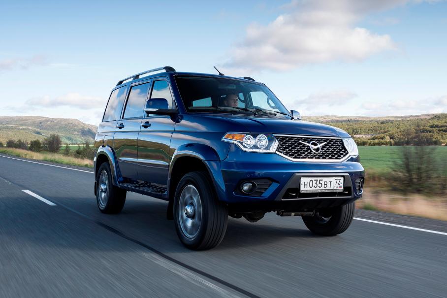 Дилеры продают дефицитный УАЗ Патриот с автоматом за 3 миллиона рублей