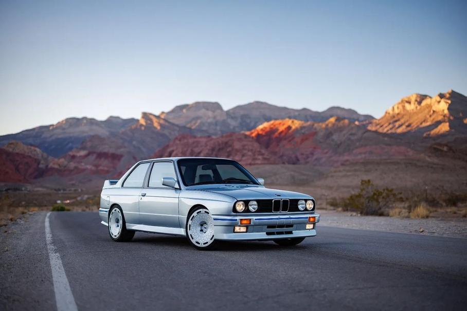 BMW M3 поколения Е30 получил мотор V10 от суперседана M5