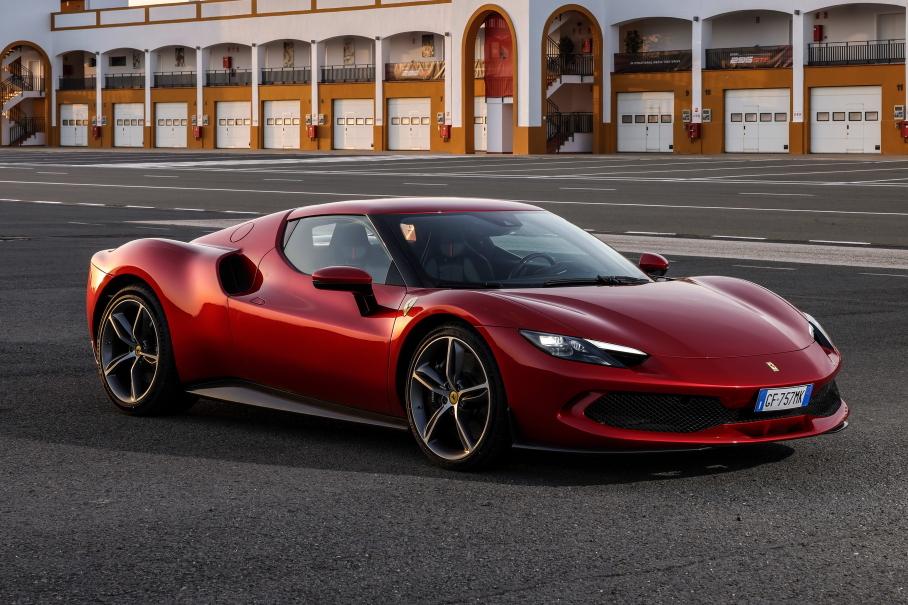 Ferrari сертифицировала в России два новых суперкара