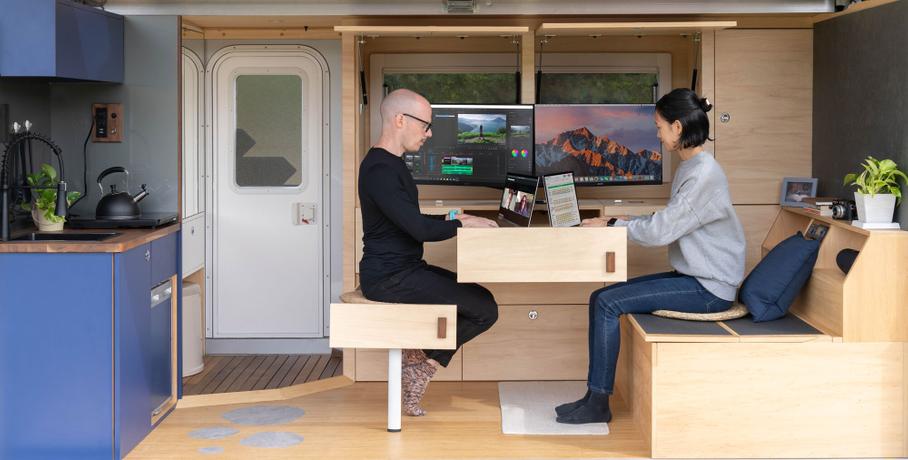 Daimler превратил грузовик Fuso в рабочее место на колёсах