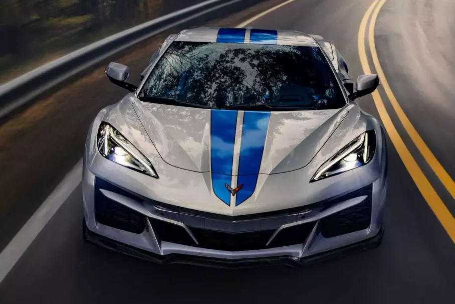 Полноприводный Chevrolet Corvette, обновлённый Mercedes-Benz CLA и седан BMW M3 CS: главное за неделю
