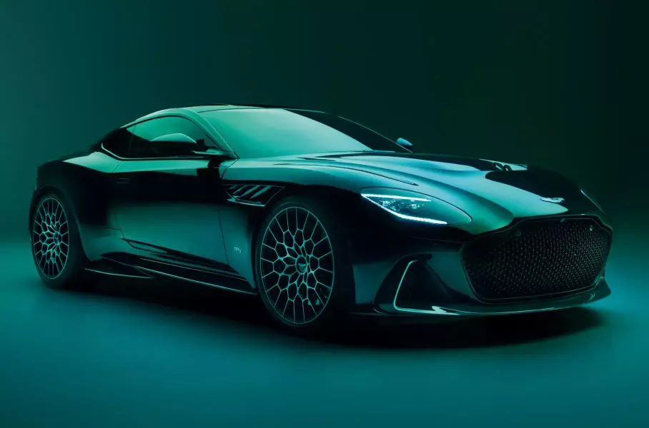 Полноприводный Chevrolet Corvette, обновлённый Mercedes-Benz CLA и седан BMW M3 CS: главное за неделю
