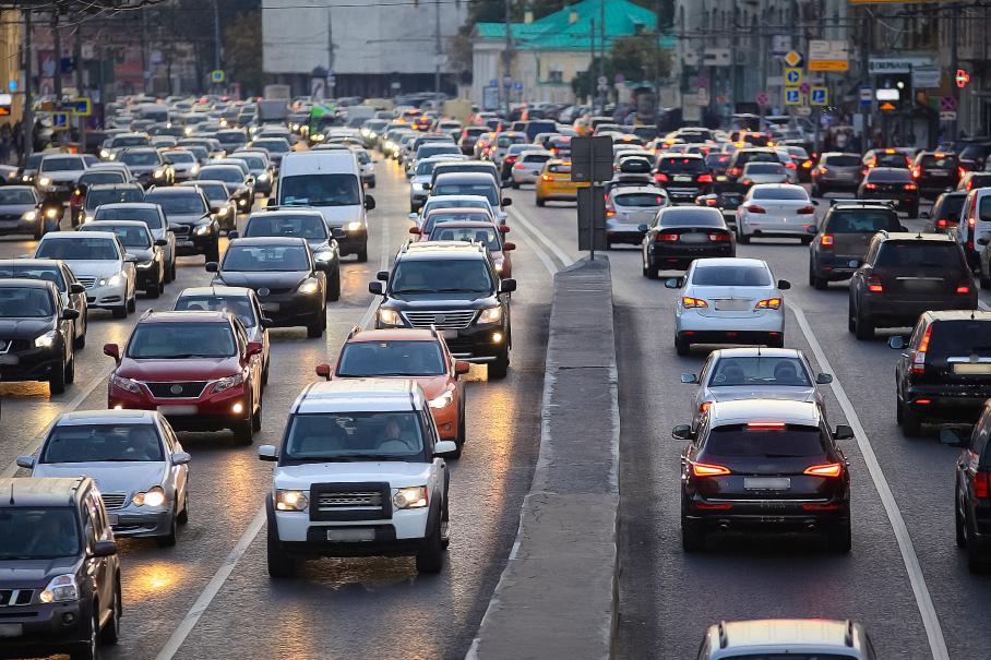 Эксперты рассказали, где в России ездят на самых мощных машинах