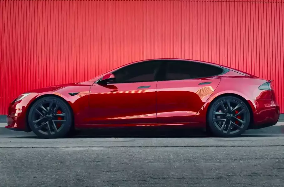 Обновлённые Tesla Model S и Model X, новый интерьер Exeed VX и самый сложный Rolls-Royce: главное за неделю