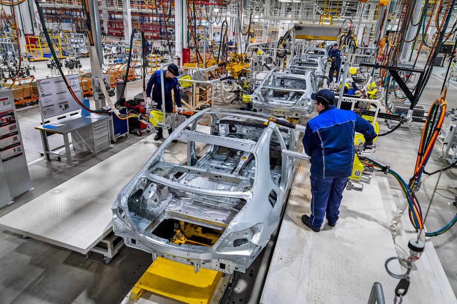 Российский завод Mercedes-Benz. Архивное фото.