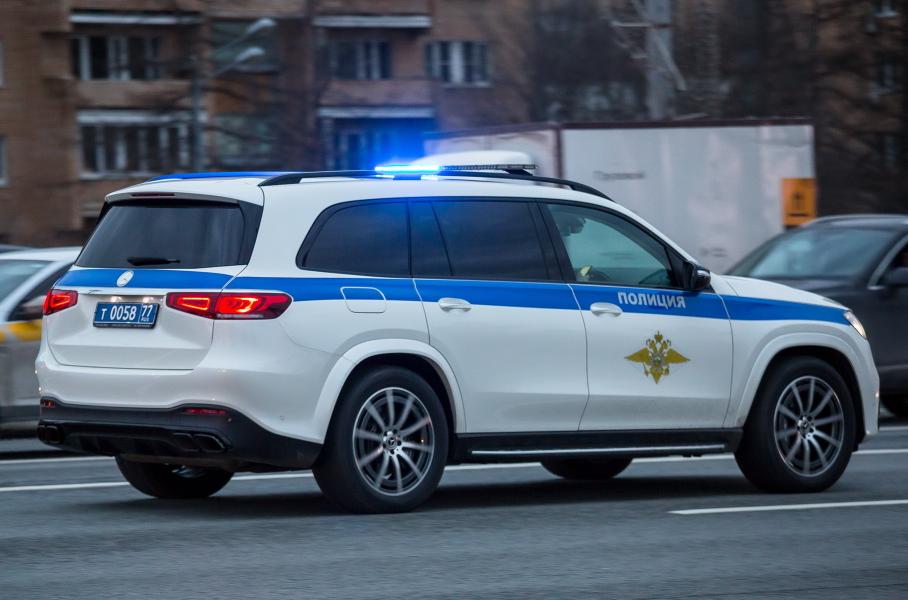 Посмотрите на суперкроссовер Mercedes-AMG GLS 63 московской полиции