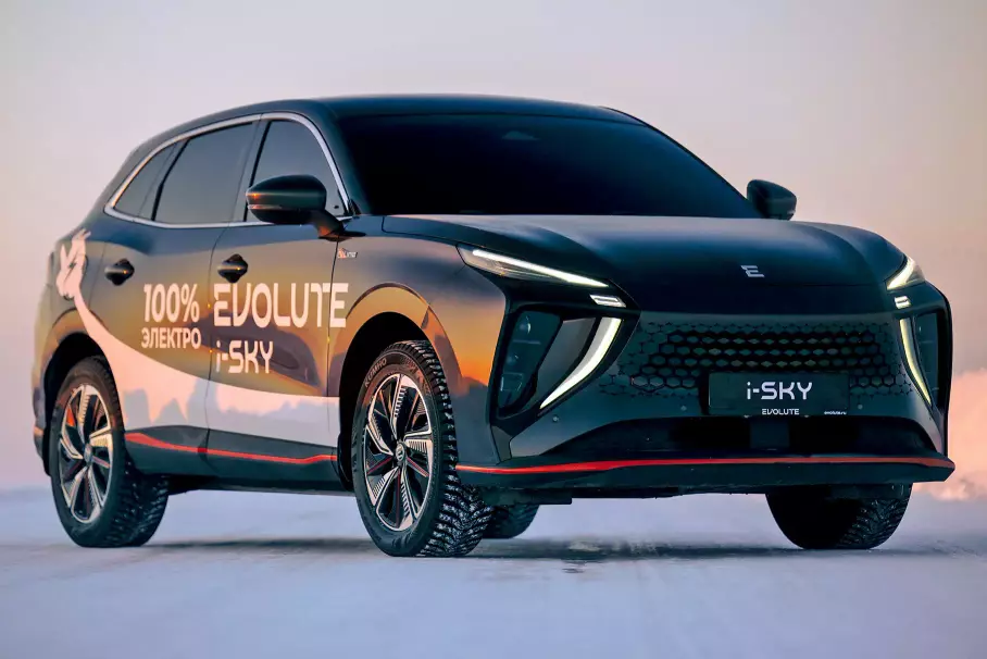 Новый гиперкар Lamborghini, обновлённая Hyundai Sonata и рестайлинг Porsche Cayenne: главное за неделю