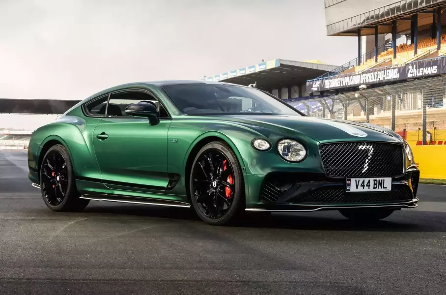 Чёрно-красный BMW XM, самый мощный кабриолет Aston Martin и особый Bentley Continental GT: главное за неделю
