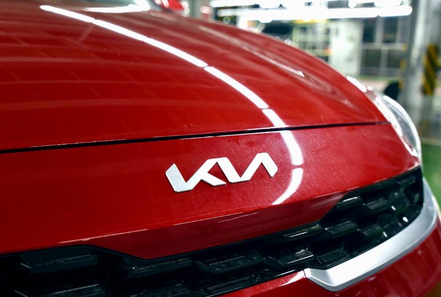 Приложения каких автомобильных компаний перестали работать в России: список