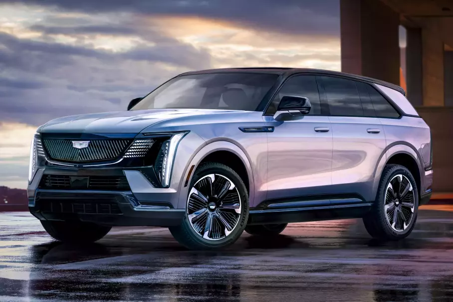 Электрический Cadillac Escalade IQ, бронированный электроседан BMW i7 Protection и Lada Aura для чиновников: главное за неделю