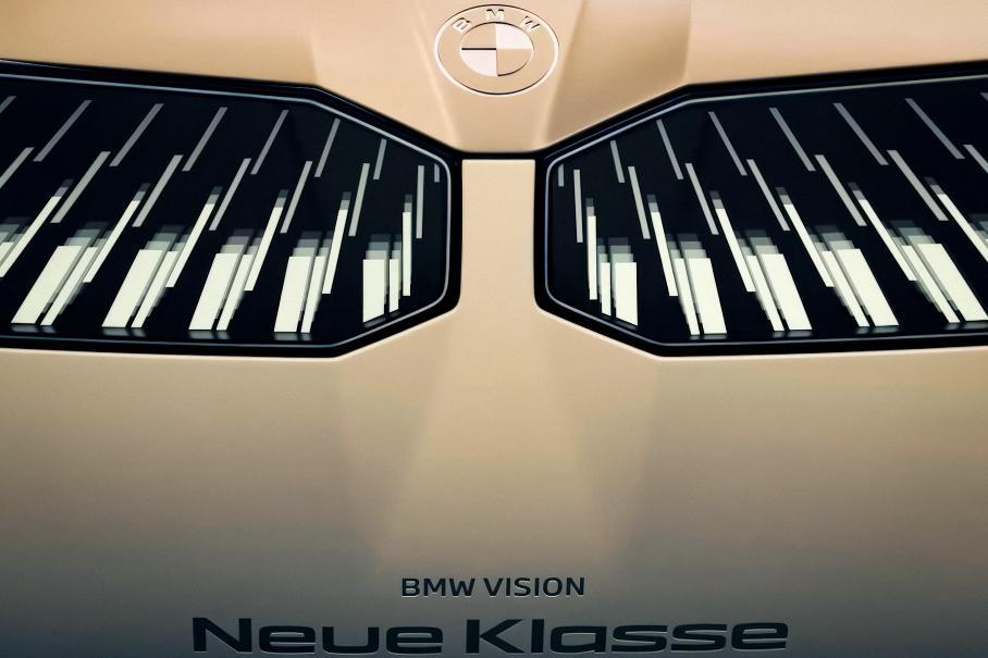 BMW раскрыла новый дизайн «ноздрей» решетки радиатора