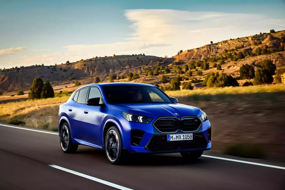 Новые кросс-купе BMW X2 и iX2, обновлённый Mercedes-AMG GLA 45 S и особый Rolls-Royce Ghost Ékleipsis: главное за неделю