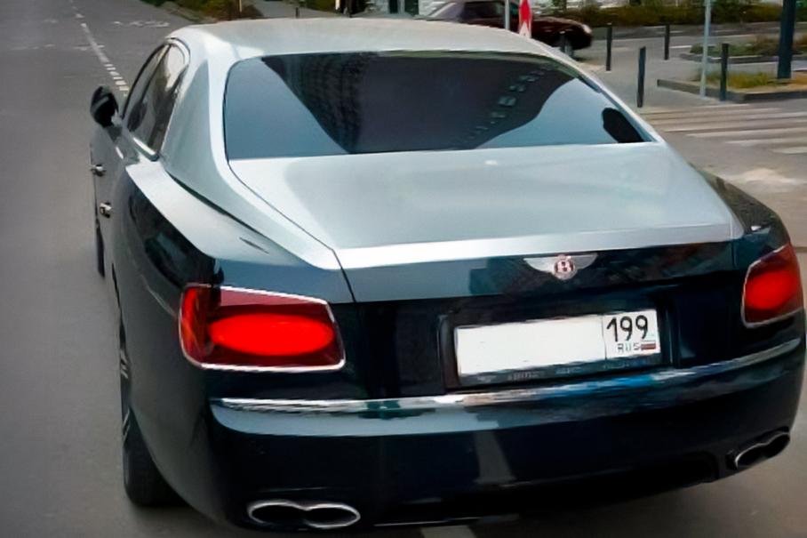 Раскрыто количество люксовых машин, эвакуированных с улиц Москвы