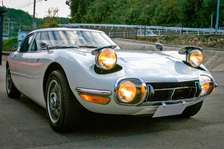 В Японии выпустят современную реплику Toyota 2000GT Джеймса Бонда