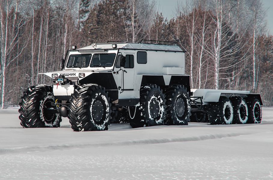 Владимир Путин испытал российский снегоболотоход «Хищник»