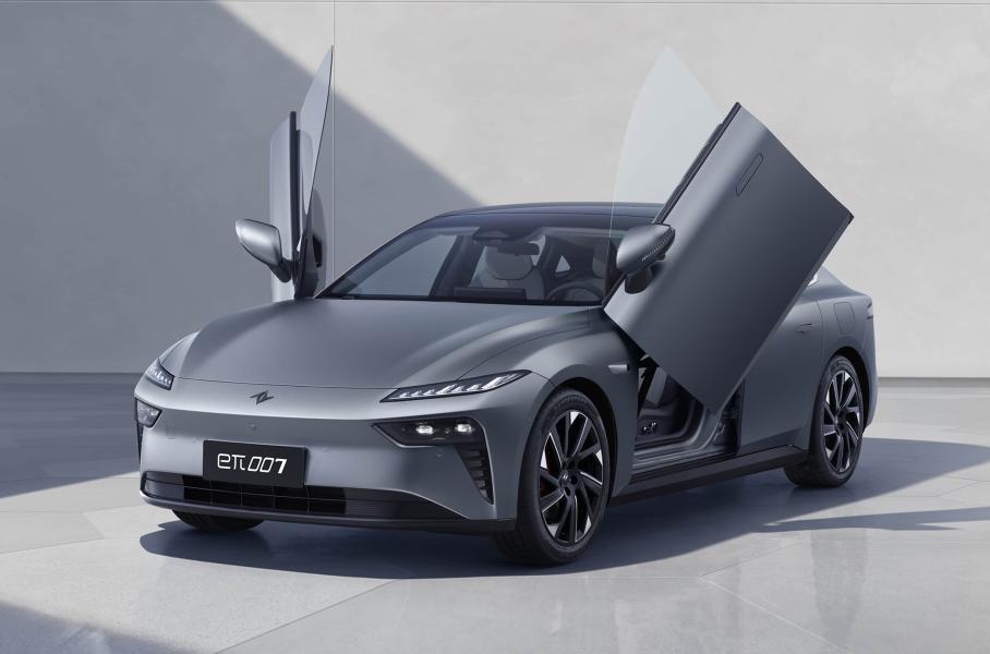 В Китае начались продажи лифтбека eπ 007 от Dongfeng
