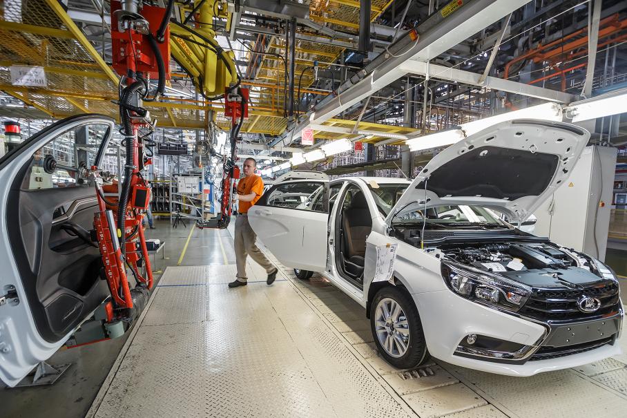 АвтоВАЗ рассказал, насколько повысит зарплаты сотрудников