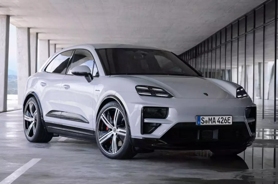 Porsche представила Macan нового поколения, Cadillac обновил суперседаны CT5-V и CT5-V Blackwing, а Volkswagen показал рестайлинговый Golf: главное за неделю