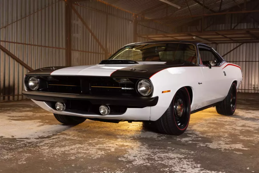 Культовый Plymouth Barracuda превратили в «Бургеромобиль»