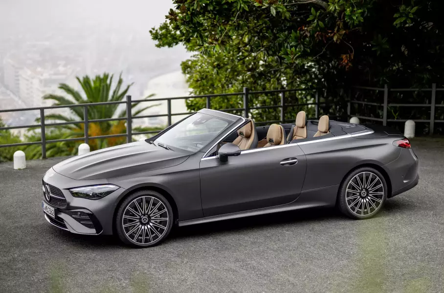 Новый универсал BMW 5-Series, обновлённый Porsche Taycan и суперуниверсал Audi RS 6 Avant GT: главное за неделю