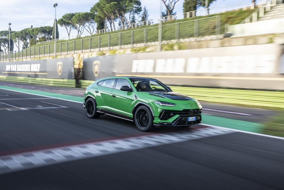 Lamborghini снимет с производства суперкроссоверы Urus Performante и Urus S
