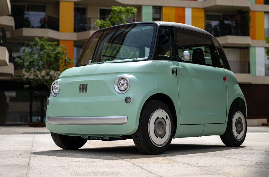 Власти Италии запретили продавать Fiat Topolino из-за флага на кузове