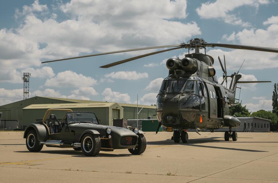 Родстер Caterham RAF 360 обзавелся деталями от военного вертолета