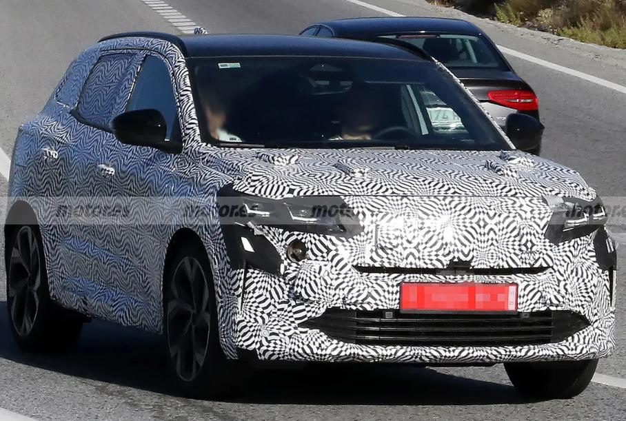 Renault обновит кроссовер Austral: первые шпионские фотографии