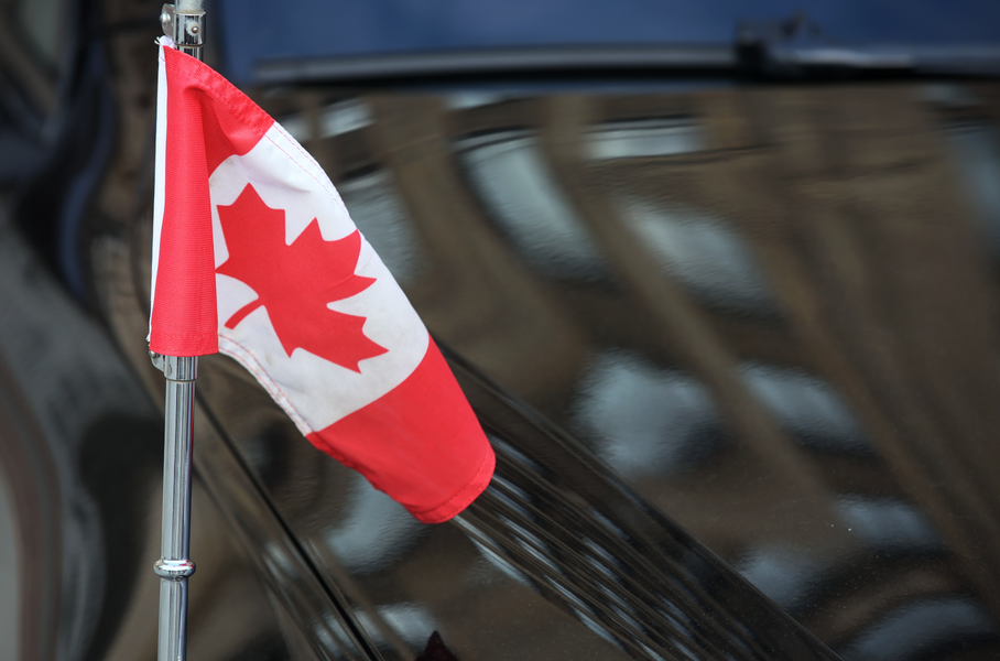 Канада вводит 100-процентные пошлины на китайские машины: названа дата